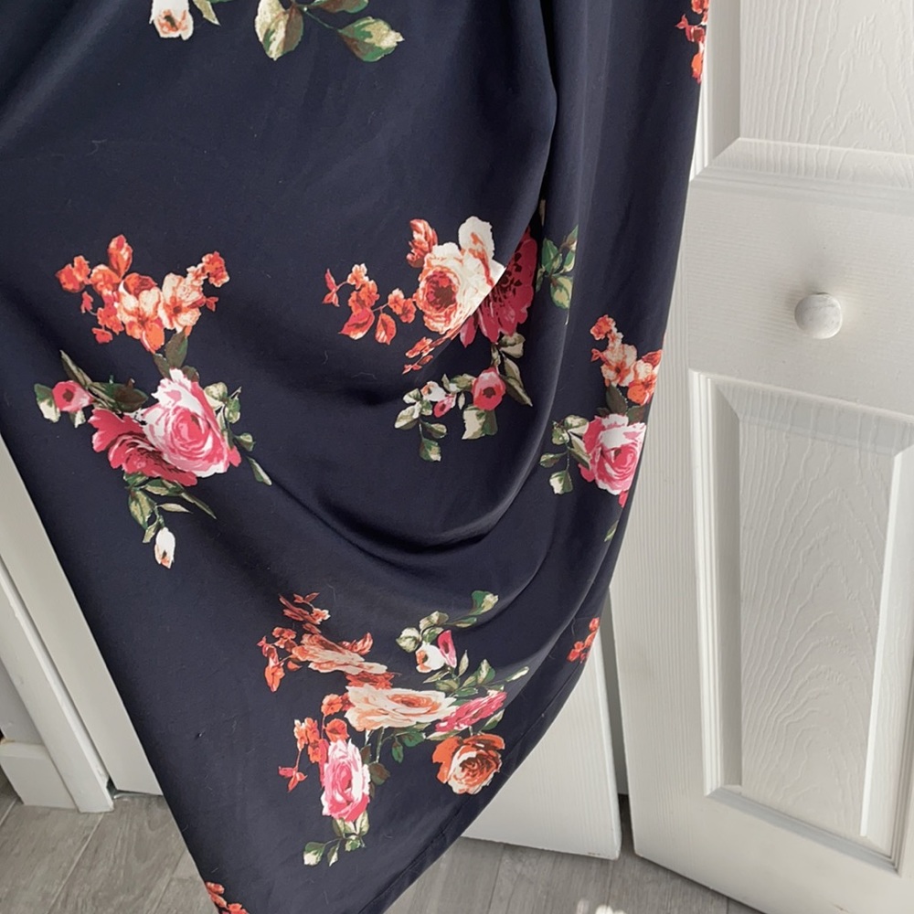 Dress - Picture 2 of 7